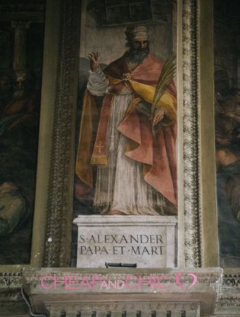 church-near-the-coliseum-detail