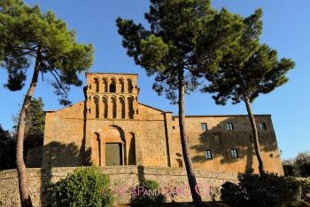 tuscany-church-wedding